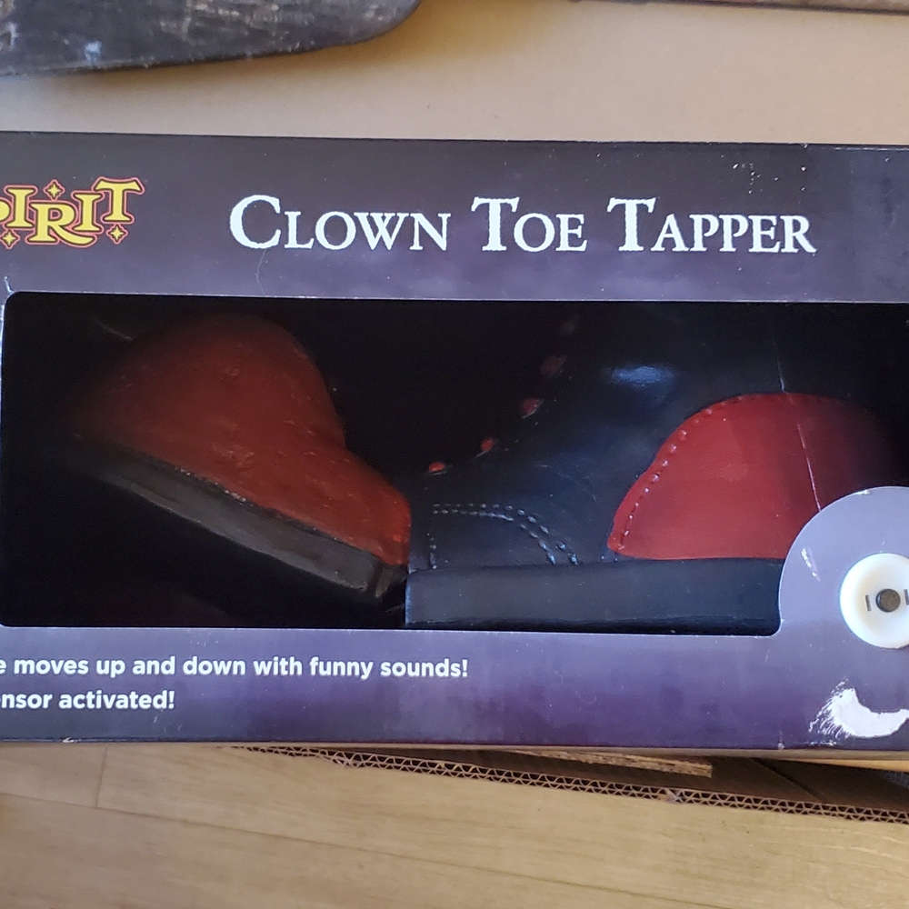 Spirit Clown Toe Tapper Shoes in Black and Red